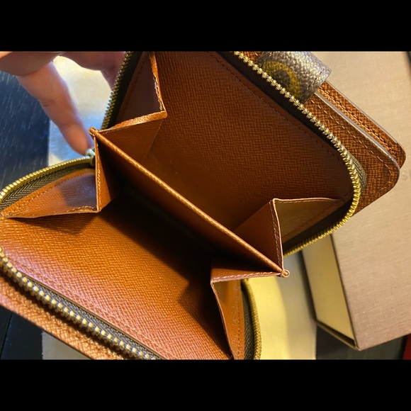 🛑SOLD🛑 Authentic Louis Vuitton Compact Wallet - Picture 3 of 12